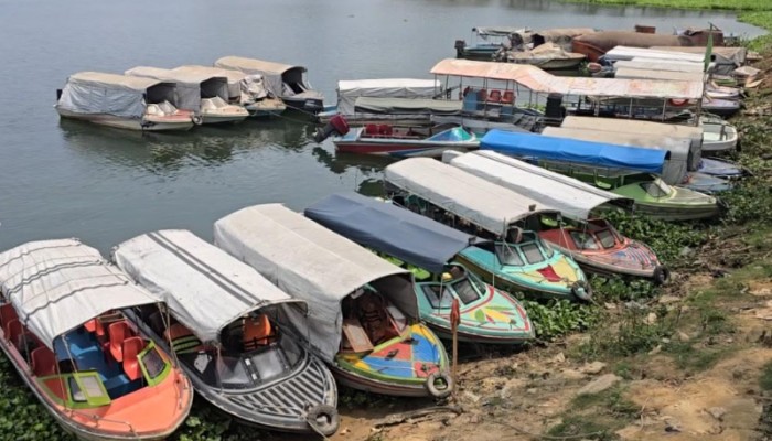 জ্বালানি তেল সংকটে বন্ধ স্পিডবোট, লঞ্চ বন্ধের শঙ্কা