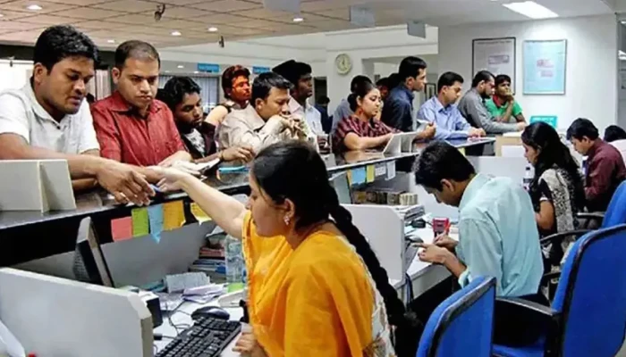 ঈদের আগে সরকারি চাকরিজীবীদের শেষ কর্মদিবস আজ