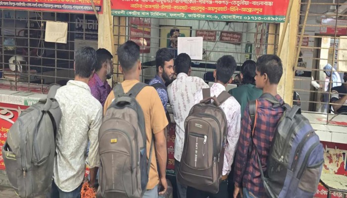 সড়ক পথে ঈদযাত্রা: বাড়তি ভাড়ার অভিযোগ