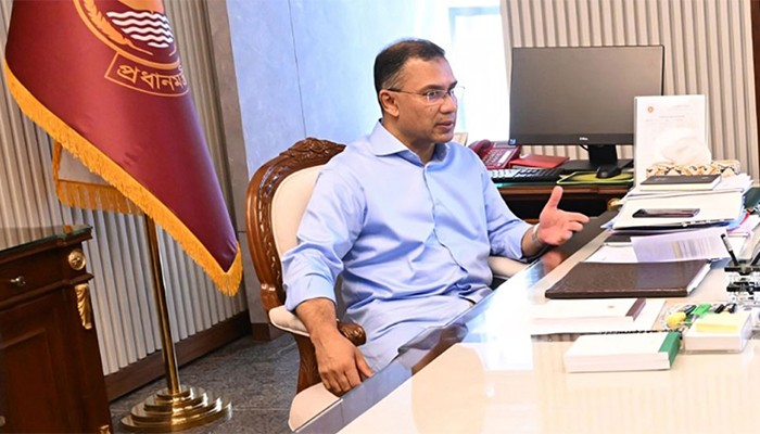 ঈদের ছুটিতেও সচিবালয়ে কাজে ব্যস্ত প্রধানমন্ত্রী