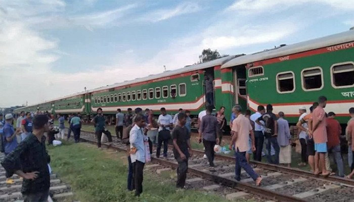 উত্তরবঙ্গের সঙ্গে ঢাকার রেল যোগাযোগ বন্ধ
