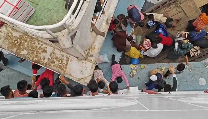 লঞ্চ দুর্ঘটনা: তদন্তে দুই কমিটি, দুই লঞ্চের রুট পারমিট বাতিল