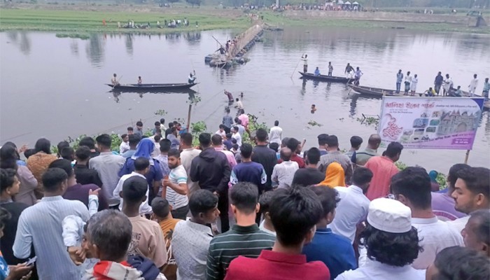 জামালপুরে ব্রিজ ভেঙে নদে শতাধিক মানুষ:  পাঁচ শিশুর মৃত্যু
