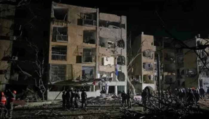 ​একদিনে ইসরাইলের ৫ শহরে হামলায় নিহত দুই শতাধিক