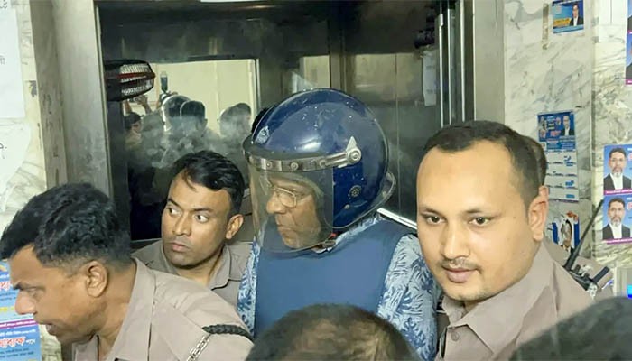 ​৫ দিনের রিমান্ডে ডিজিএফআইয়ের সাবেক ডিজি শেখ মামুন খালেদ