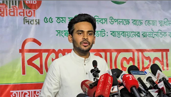 অন্তর্বর্তী সরকারকে ২০২৯ পর্যন্ত রাখার স্ট্র্যাটেজি সাজিয়েছিল ‘ডিপ স্টেট’: আসিফ মাহমুদ