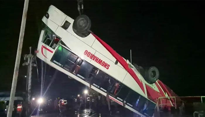 ​বাসডুবিতে নিহত ২৬ জনের পরিচয় মিলেছে