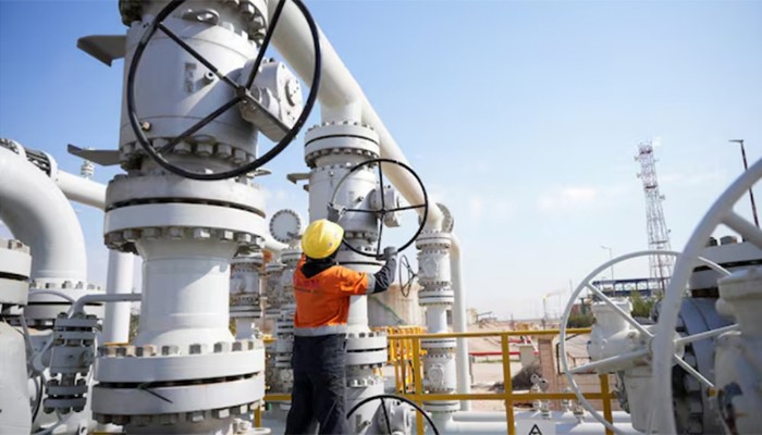 ​৬ মাসের মধ্যে বড় পতনের পথে তেলের বাজার