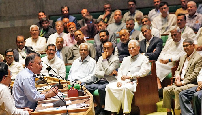 ​স্বরাষ্ট্রমন্ত্রীকে কঠোর হওয়ার নির্দেশ প্রধানমন্ত্রীর