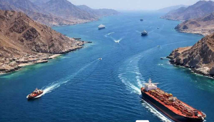 হরমুজ প্রণালিতে টোল আরোপ পরিকল্পনায় অনুমোদন দিলো ইরান