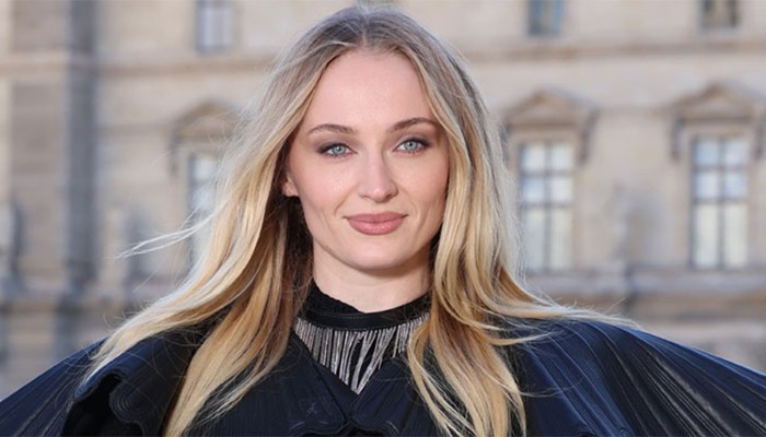 ​শুটিং সেটে আহত সোফি টার্নার