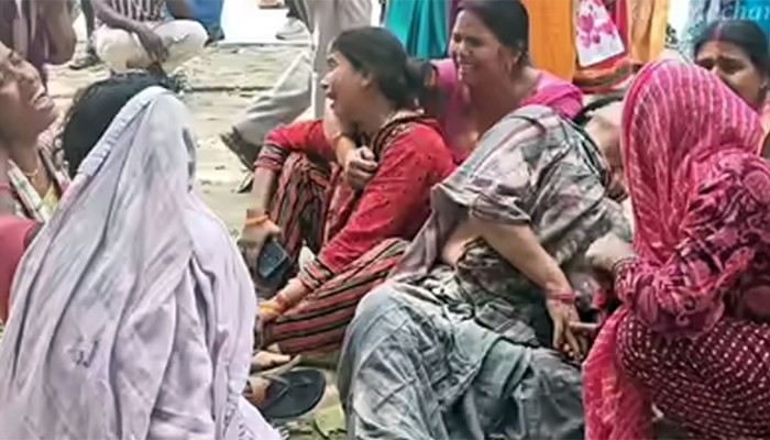 ​মন্দিরে পূজা দিতে গিয়ে পদপিষ্ট হয়ে নিহত ৮