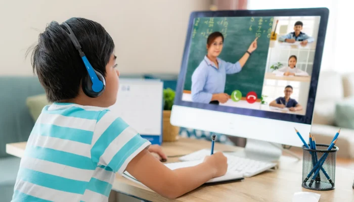 অনলাইন ক্লাসের বিকল্প ৪ প্রস্তাব অভিভাবকদের