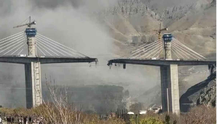 শত্রুপক্ষের হামলায় ভেঙে গেল ইরানের সবচেয়ে উঁচু সেতু