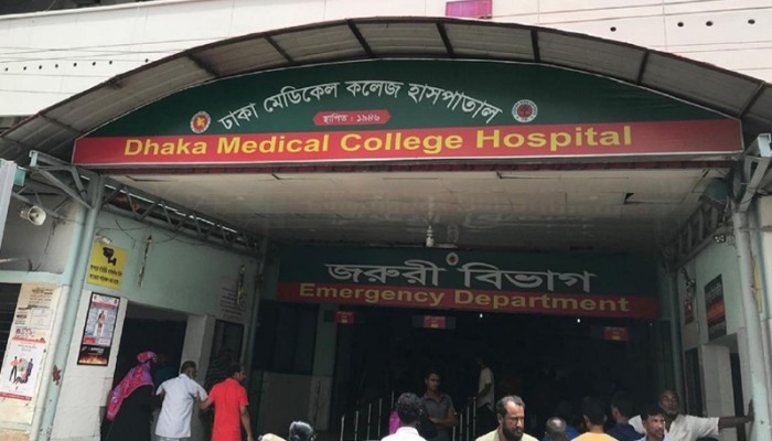 রাজধানীতে ট্রাকের ধাক্কায় রিকশা চালকসহ নিহত ২