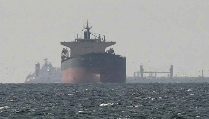 হরমুজ খুলতে নতুন আল্টিমেটাম ট্রাম্পের, ইরানের কড়া জবাব