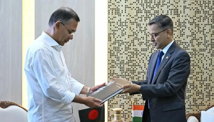 প্রধানমন্ত্রীর সঙ্গে ভারতীয় হাইকমিশনারের সাক্ষাৎ