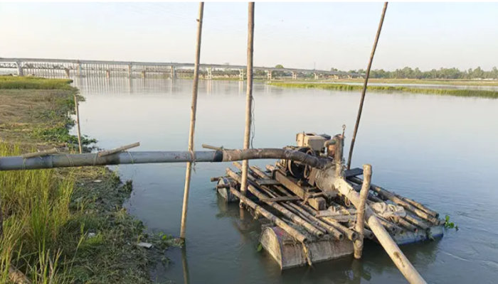 ঝুঁকিতে সোনাহাট সেতু ও তীর রক্ষা বাঁধ