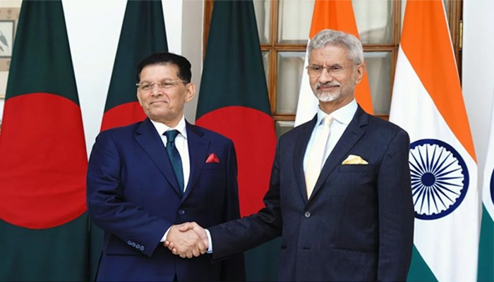 দ্বিপাক্ষিক সম্পর্ক শক্তিশালী ও ঘনিষ্ঠ যোগাযোগে একমত ঢাকা-দিল্লি