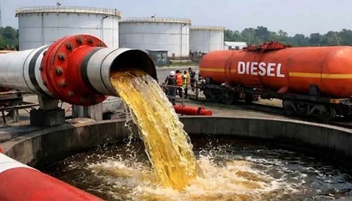 ​এপ্রিলে ভারত থেকে আসছে ২৫ হাজার টন ডিজেল