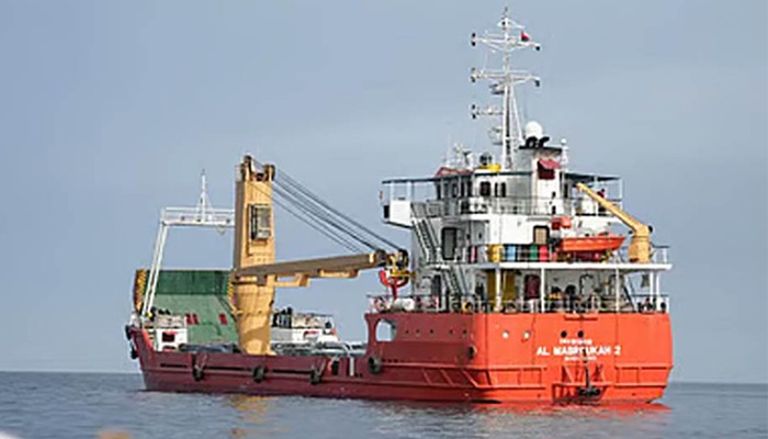 ​হরমুজে ‘পুলিশ’ হলে মার্কিন জাহাজ ডুববে: ইরানের হুঁশিয়ারি