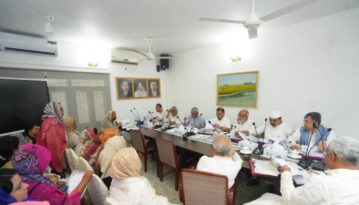 গুলশানে সাক্ষাৎকার নেন তারেক রহমান