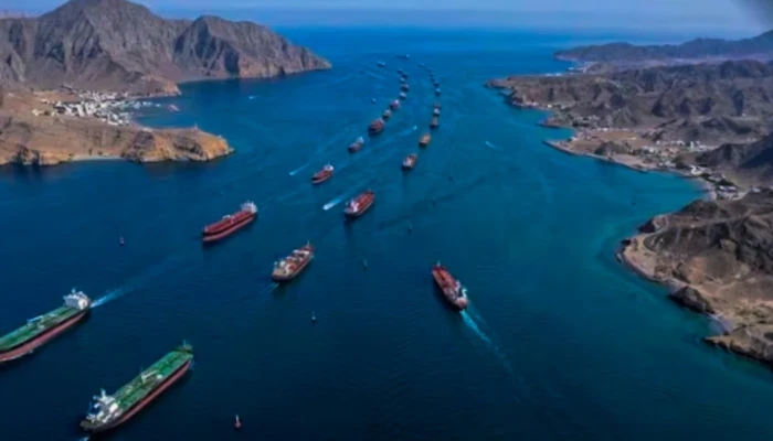 ​হরমুজ প্রণালি উন্মুক্ত করল ইরান