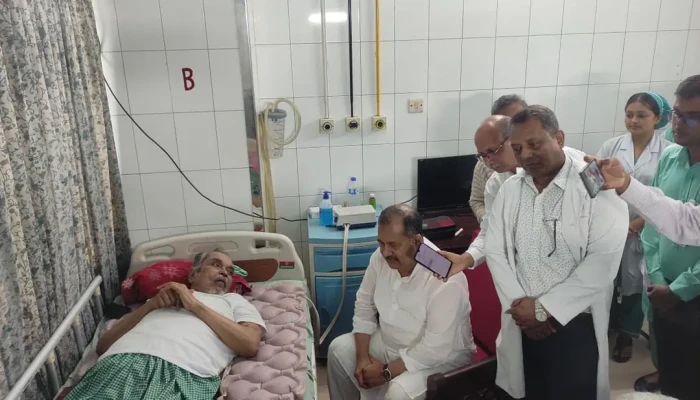 সাংবাদিকদের অবসর ভাতা বাস্তবায়নে কাজ করছে সরকার : তথ্যমন্ত্রী