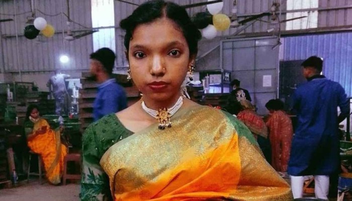 বিচারের নামে জুতাপেটা,লজ্জায় নিজেকে শেষ করে দিলেন গৃহবধূ