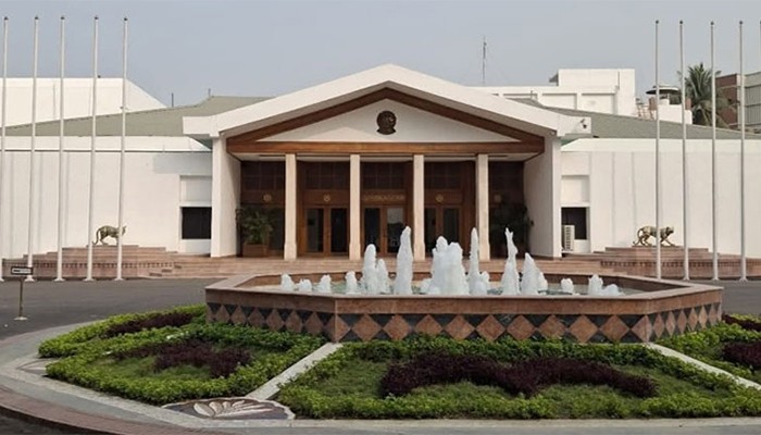 প্রধানমন্ত্রীর অফিসে খাবারের বাজেট কমলো পাঁচগুণ