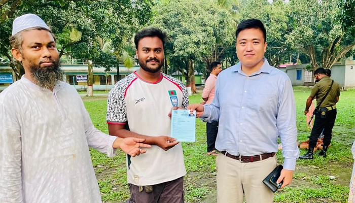 ​হাকিমপুরে ফুয়েল কার্ড বিতরণ শুরু