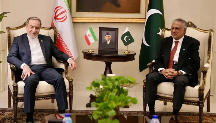 পাকিস্তানের পররাষ্ট্রমন্ত্রীর সঙ্গে আব্বাস আরাগচির বৈঠক