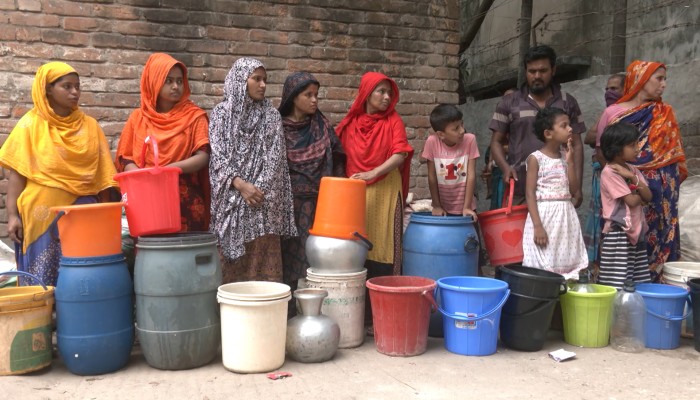 মিরপুরে পানির জন্য হাহাকার!