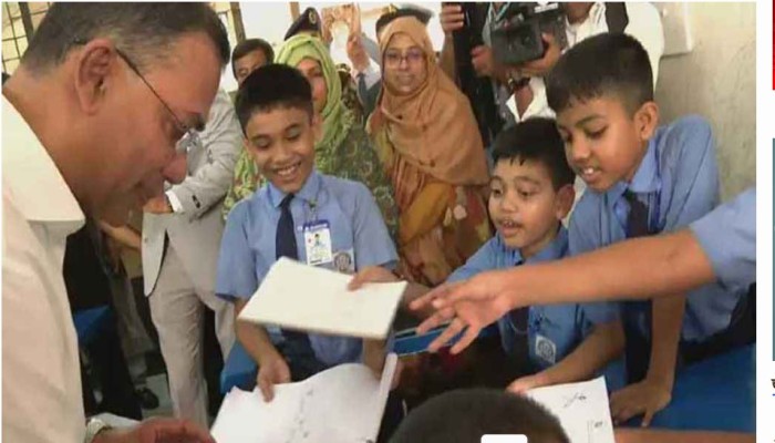 ক্ষুদে শিক্ষার্থীদের খেলাধুলা করার পরামর্শ দিলেন প্রধানমন্ত্রী