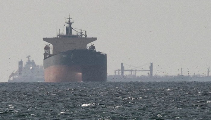 হরমুজে আটকেপড়া নাবিকদের করুণ আর্তনাদ