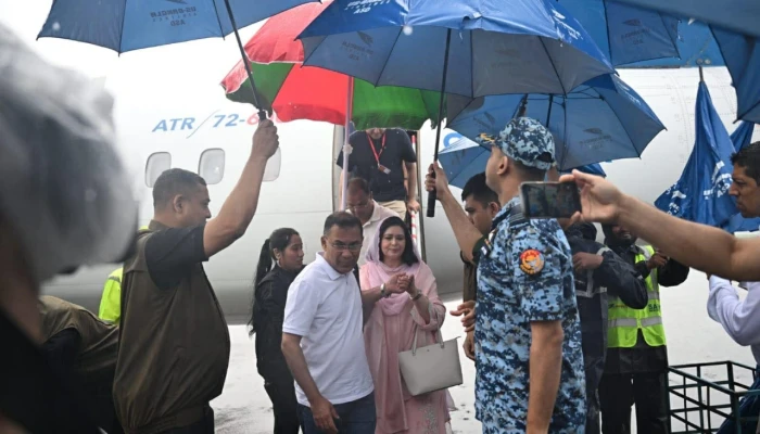 বৃষ্টি উপেক্ষা করে শাহজালাল মাজারে প্রধানমন্ত্রী