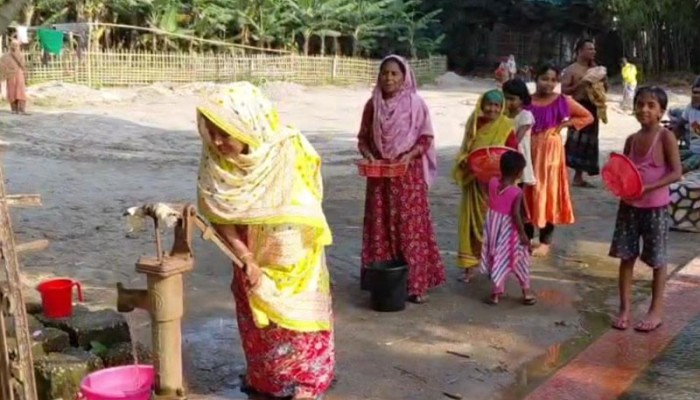 মহানন্দার পাড়ে তীব্র পানির সংকট