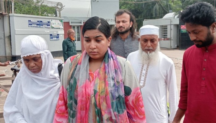 ​মবের চাপে পুলিশ সন্ত্রাসবিরোধী মামলা দিতে বাধ্য হয়েছিল: ইমি