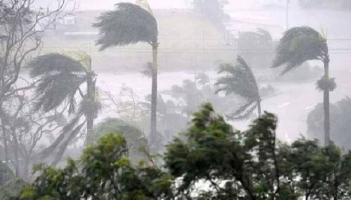 ৮ জেলায় ঝড়ের আভাস, নদীবন্দরে সতর্কসংকেত