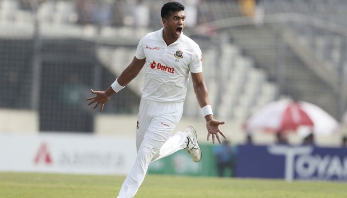 শুরুতে পাকিস্তানকে চাপে ফেলে লাঞ্চ বিরতিতে বাংলাদেশ