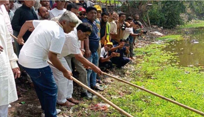 যশোরে পরিচ্ছন্নতা অভিযান উদ্বোধন করলেন বিদ্যুৎ প্রতিমন্ত্রী