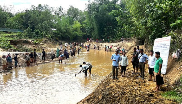 হালদা নদীর উৎসমুখে চলছে ব্যাপক খননকাজ