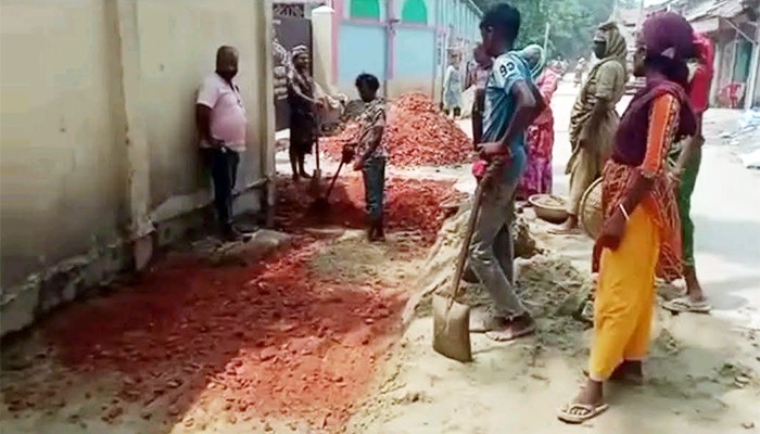 ​সংস্কারকাজে ব্যাপক অনিয়ম, তোয়াক্কা করছেন না ঠিকাদার