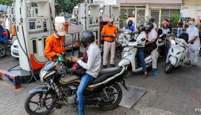 ভারতে দ্বিতীয় দফায় বাড়ল জ্বালানির দাম