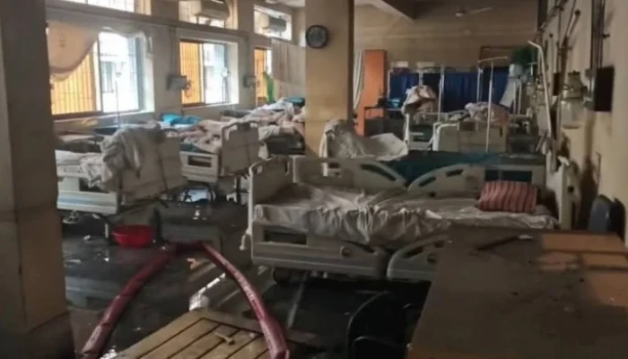 খুমেক হাসপাতালে আগুন, অক্সিজেন না পেয়ে রোগীর মৃত্যু