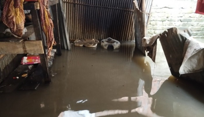 পাঁচ ঘণ্টার বৃষ্টিতে রংপুর নগরীর ১৫ হাজার পরিবার পানিবন্দি