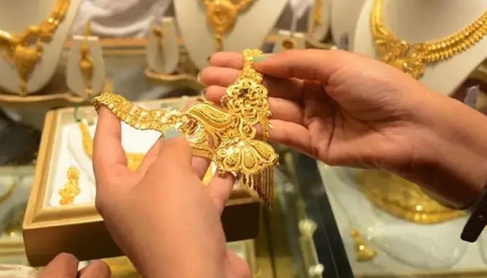 দেশের বাজারে স্বর্ণের দামে পতন