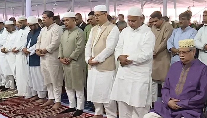 ​একসঙ্গে ঈদের নামাজ আদায় করলেন রাষ্ট্রপতি ও প্রধানমন্ত্রী