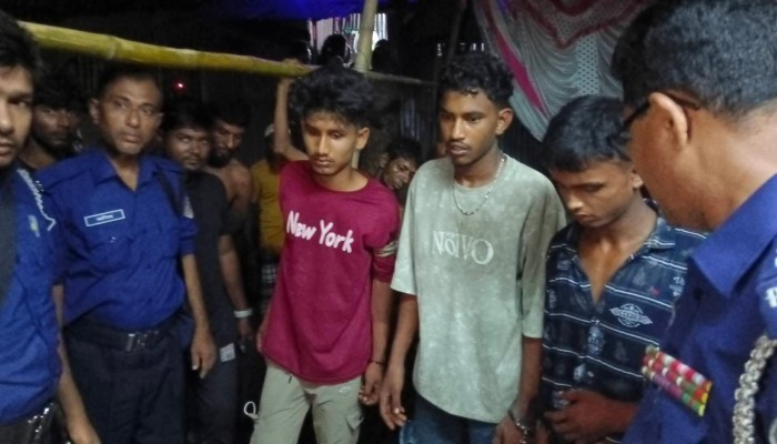 কলাপাড়ায় এসএসসি পরীক্ষার্থীকে কুপিয়ে হত্যা, আটক ৩