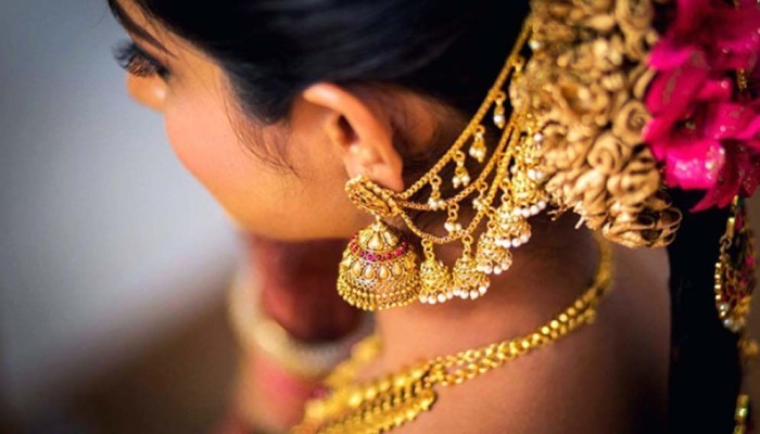 দেশে স্বর্ণের দামে বড় পতন